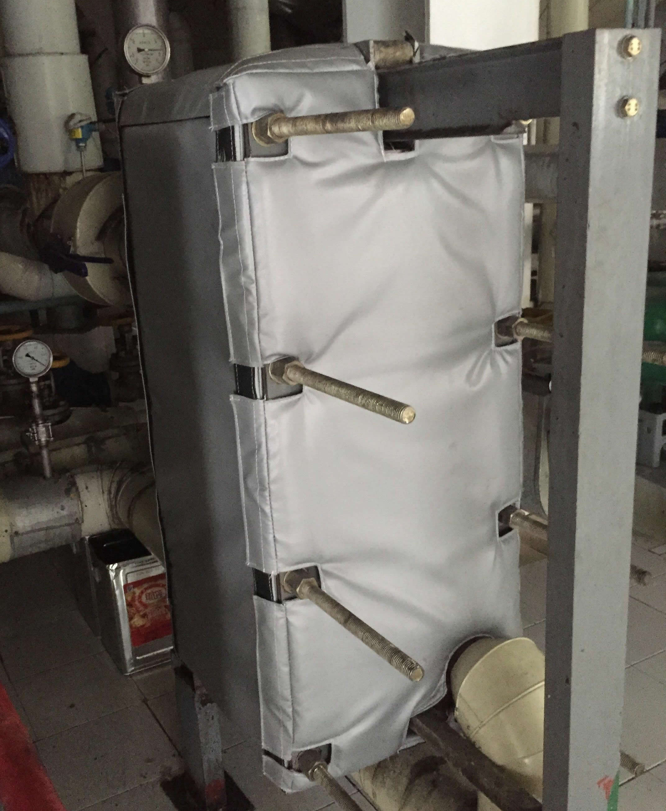 板式<a href=http://www.dayuan-tw.com/e/tags/?tagname=%E6%8D%A2%E7%83%AD%E5%99%A8%E4%BF%9D%E6%B8%A9 target=_blank class=infotextkey>換熱器保溫</a>套