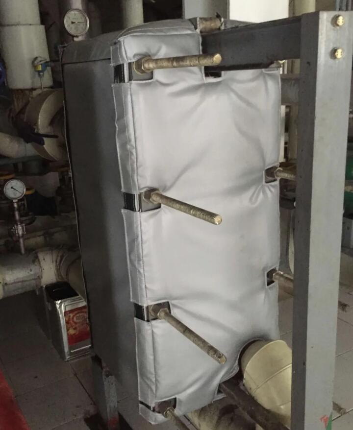 板式<a href=http://www.dayuan-tw.com/e/tags/?tagname=%E6%8D%A2%E7%83%AD%E5%99%A8%E4%BF%9D%E6%B8%A9 target=_blank class=infotextkey>換熱器保溫</a>套